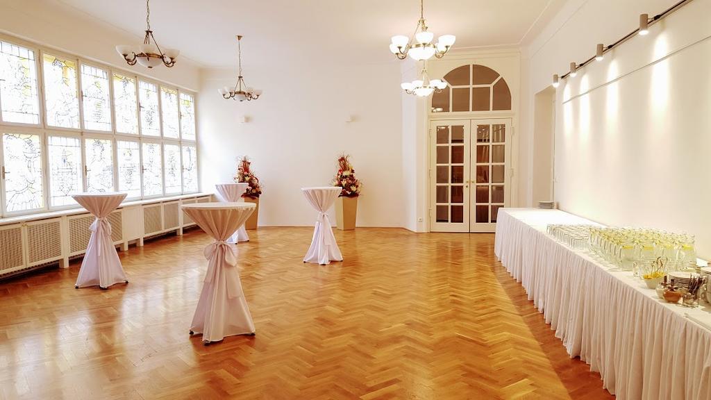 B&B Hotel Praha Nový Jičín Dış mekan fotoğraf